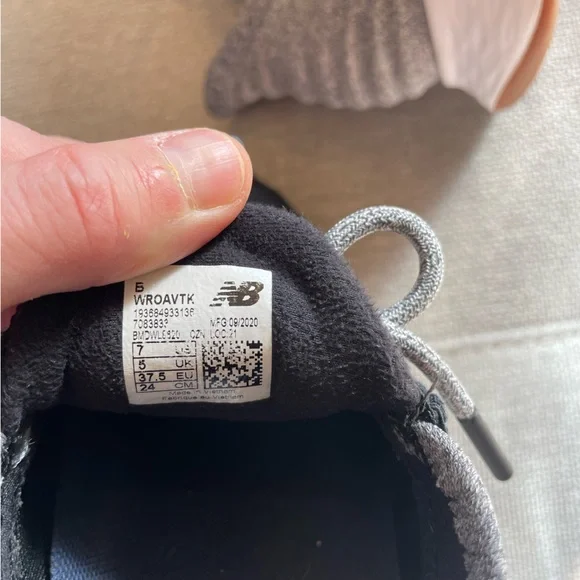 New Balance Roav Women’s Size 7 - Picture 7 of 8